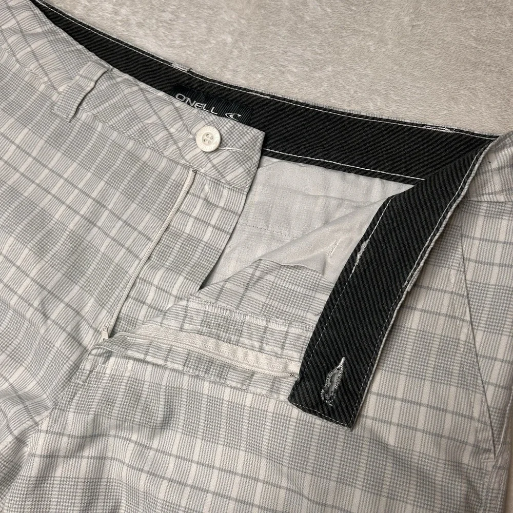 O'Neill Shorts Men's 34 Chino White Plaid‎ Mid Rise Outdoor Casual Flat Front